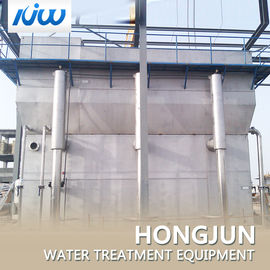 O PLC controla sistemas da purificação de água do rio, planta de tratamento de esgotos do pacote pequeno